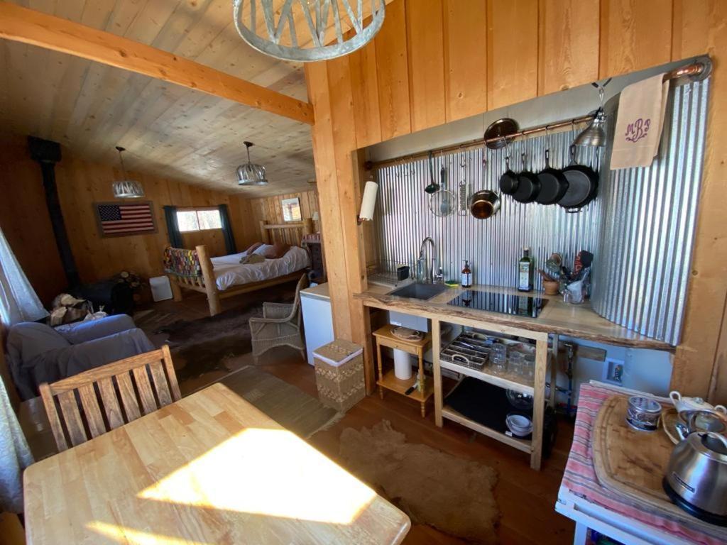 Aubin Sky Lodging At The Yl Ranch Savery Екстериор снимка