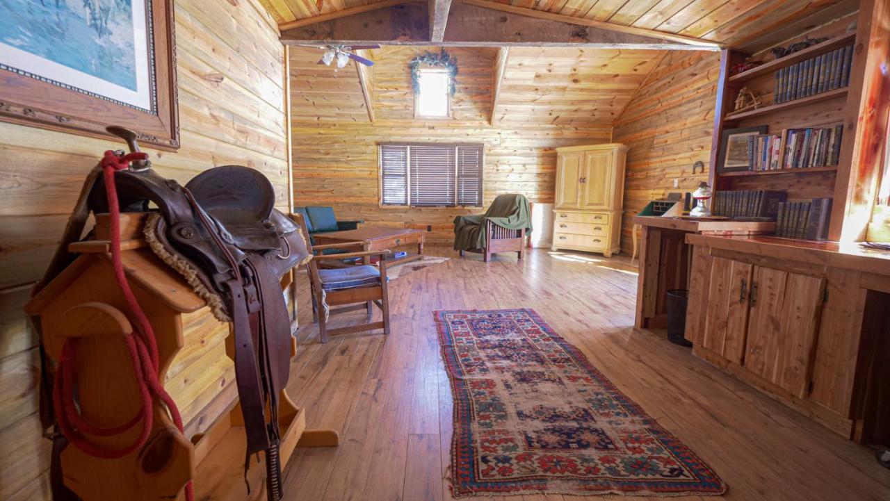 Aubin Sky Lodging At The Yl Ranch Savery Екстериор снимка