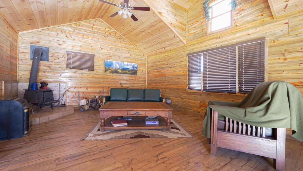Aubin Sky Lodging At The Yl Ranch Savery Екстериор снимка