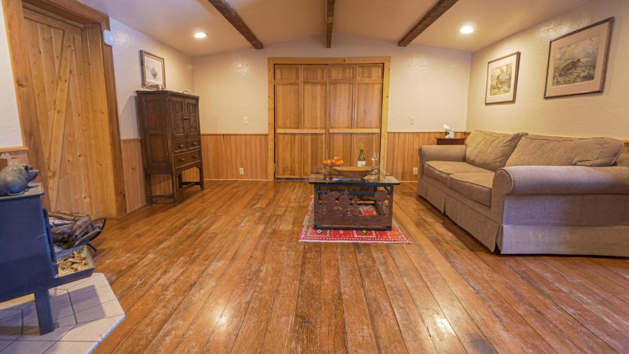 Aubin Sky Lodging At The Yl Ranch Savery Екстериор снимка