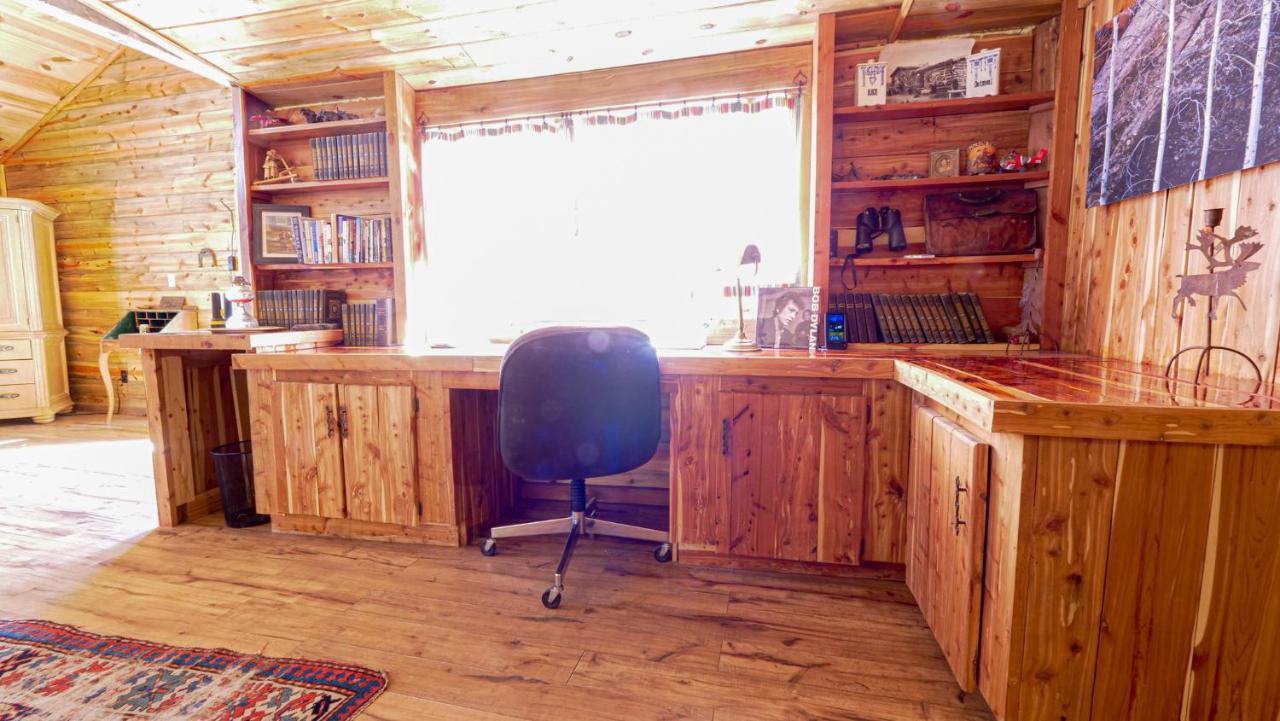 Aubin Sky Lodging At The Yl Ranch Savery Екстериор снимка